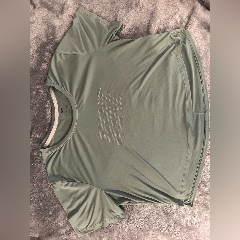 Nike Crop Top